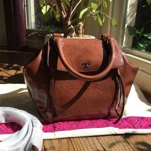 Tory Burch Half Moon Satchel Patent Leather *EUC